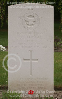 Headstone on grave for John Stuart Tootal, 116056 RAFVR, 462 Squadron.